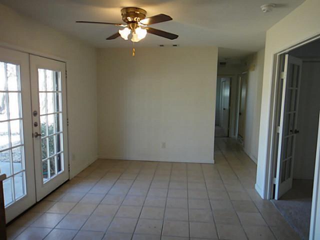 Foto del edificio - 1801 Meadowcrest Dr