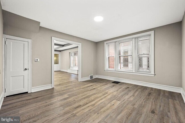 Foto del edificio - 5011 Larchwood Ave