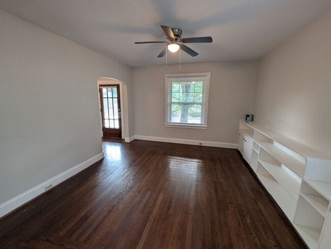 Building Photo - 3827 Millsbrae Ave
