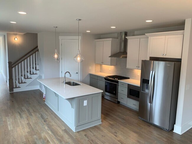 Building Photo - Improved Price! $1500 off with December mo...