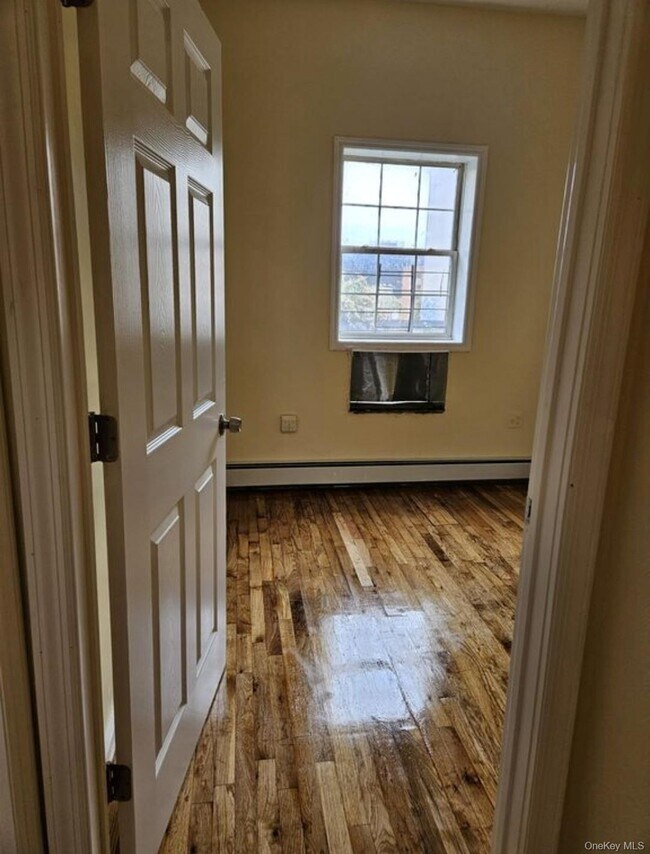 Foto del edificio - 873 Elsmere Pl