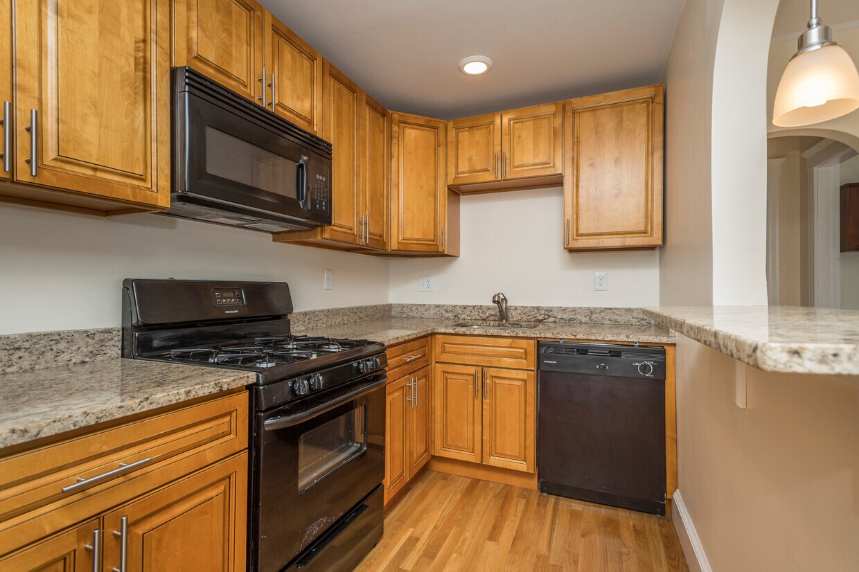Foto principal - 121 Highland Rd
