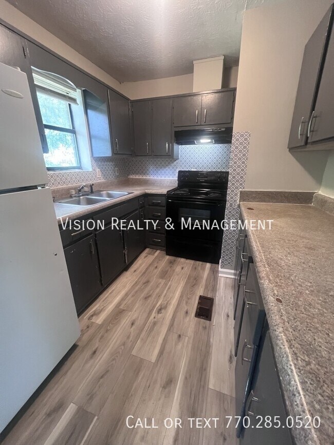 Building Photo - 155 Castleman Rd