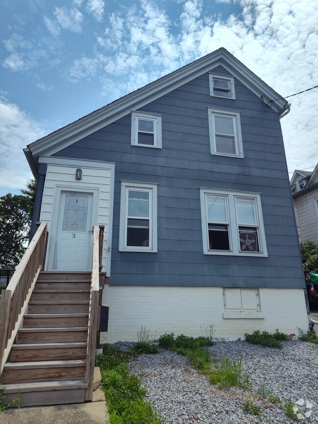 Building Photo - 3 Independence Pl