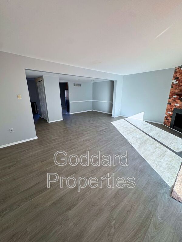 Foto del edificio - 7326 Mossy Brink Ct