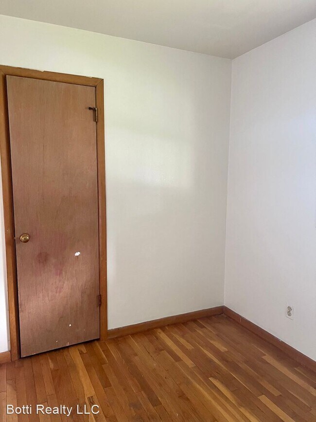 Foto del edificio - 3 br, 1 bath House - 1524 Iris Ave