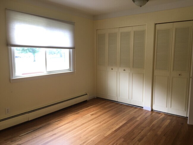 Bedroom - 1261 Island Dr