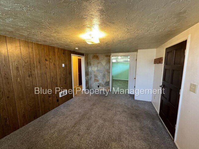 Building Photo - 225 E Fir St