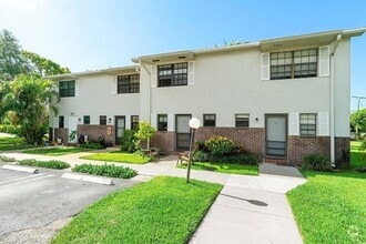 Building Photo - 421 N Cypress Dr
