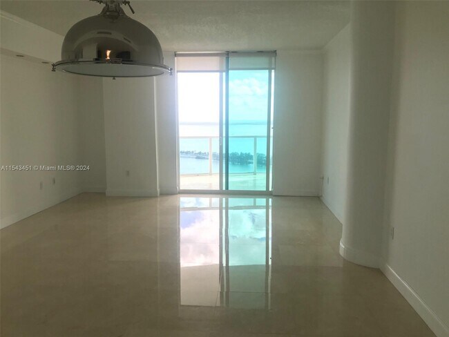 Building Photo - 2101 Brickell Ave