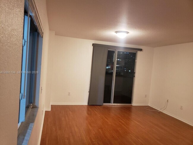 Foto del edificio - 36 NW 6th Ave