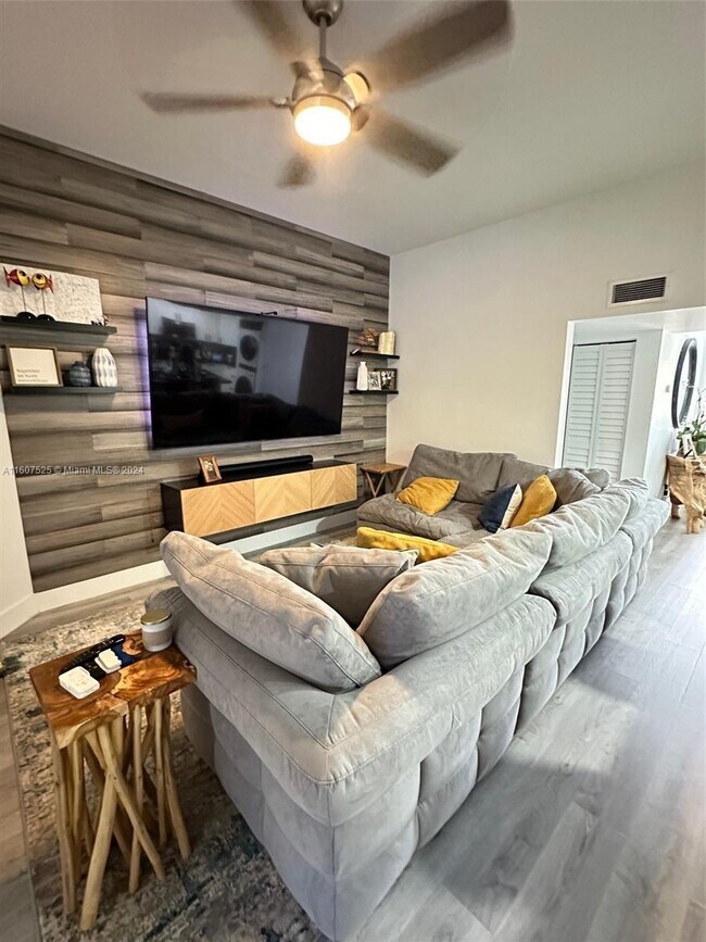 Foto del edificio - 8102 NW 17th Manor