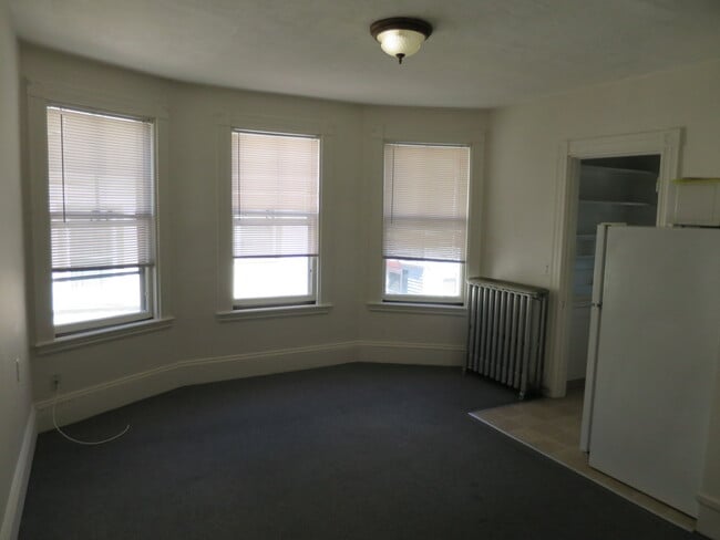 Building Photo - 46 Meacham Rd