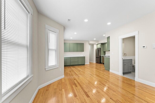 Building Photo - 42 Almont St
