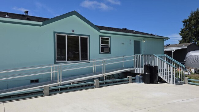 Foto del edificio - 3 bedroom, 1 3/4 bath home in Hoquiam on t...