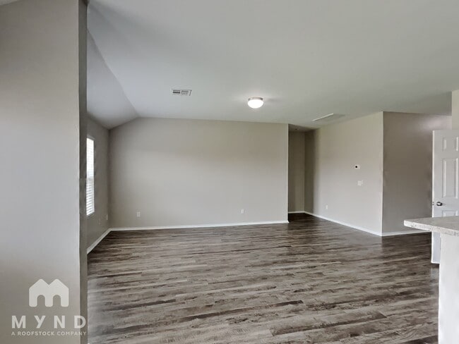 Building Photo - 5303 Nicole Dr