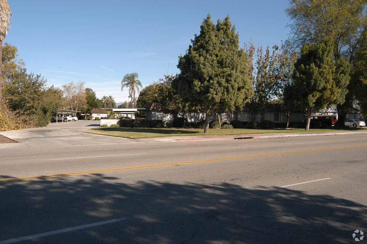 Building Photo - 5021 Jurupa Ave