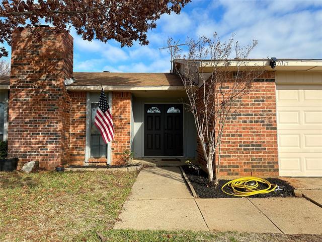 Primary Photo - 7015 Forestview Dr