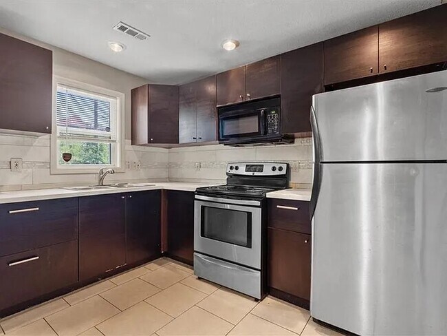 Foto del edificio - 8037 Wabash Ave