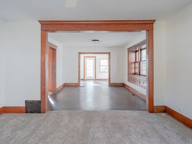 Building Photo - 540 Avon St