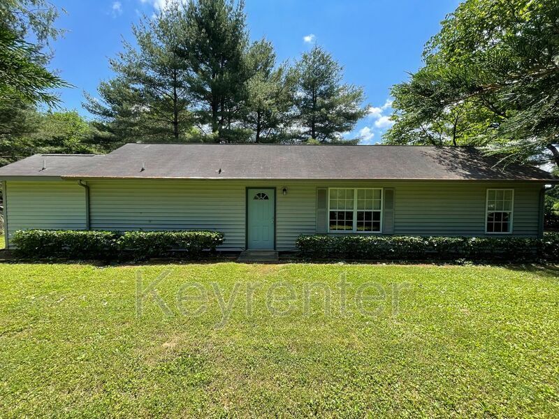 868 Volunteer Dr, Maryville, TN 37801 House Rental in Maryville, TN