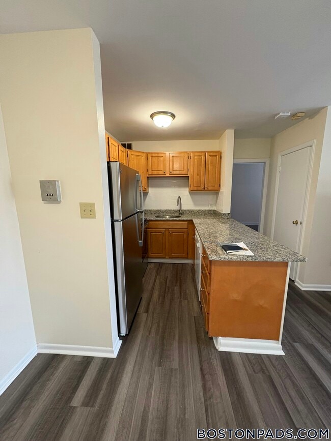 Building Photo - 4 Westgate Dr