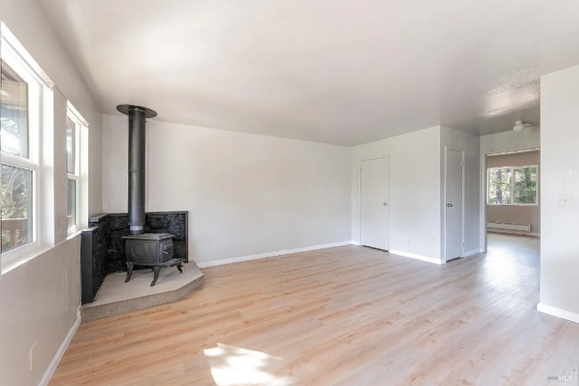 Building Photo - 1608 Daphne Dr
