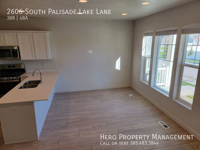 Foto del edificio - BRAND NEW Gorgeous Magna Townhomes!!!