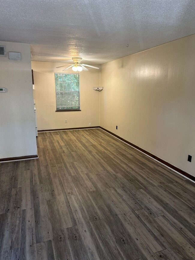 Building Photo - 324 S Lipona Rd