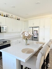 Building Photo - 796 Makani St