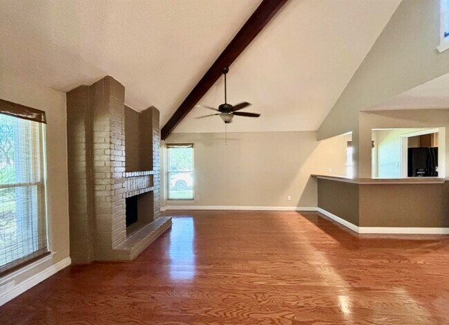 Foto del edificio - 2123 Streamhurst Ln