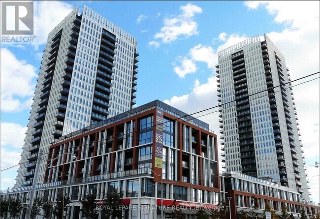 Photo du bâtiment - 55-2455 Regent Park Blvd