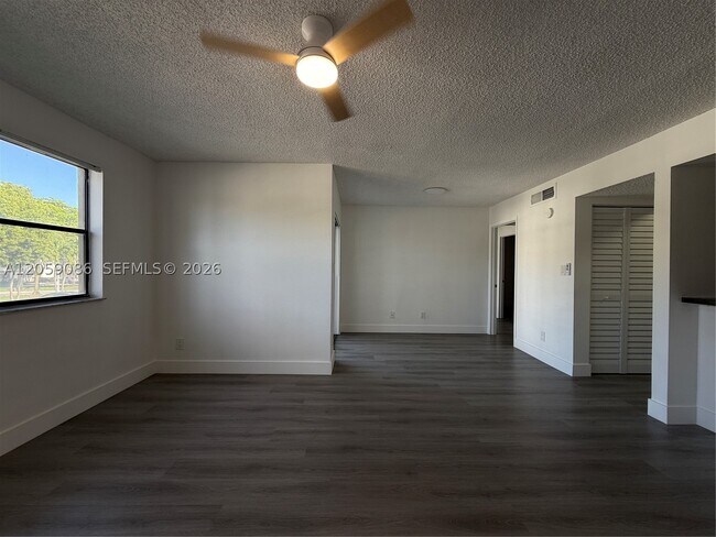 Foto del edificio - 510 S Park Rd