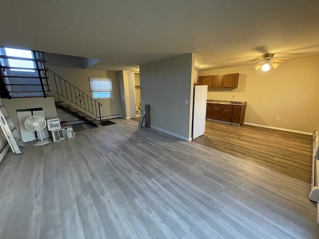 Building Photo - 9 Alpine Dr