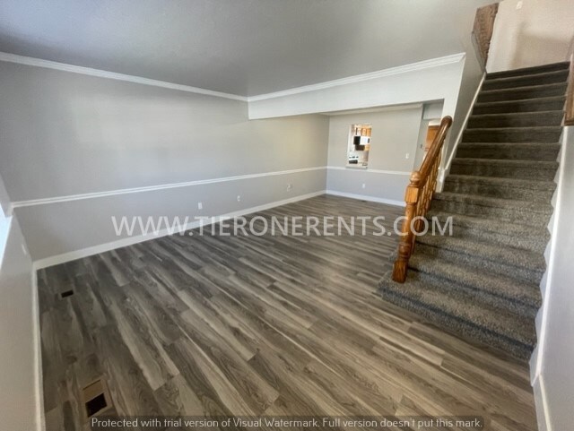 Foto del edificio - A must see! Charming townhome priced to rent