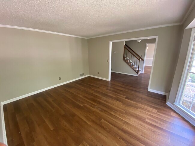 Building Photo - 470 Silver Pine Trl