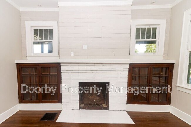 Foto del edificio - 2300 Elmendorf St