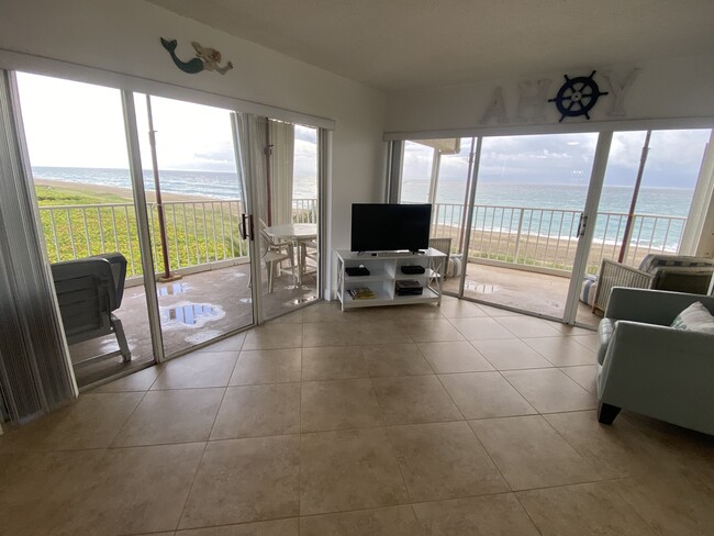 Building Photo - 10102 S Ocean Dr