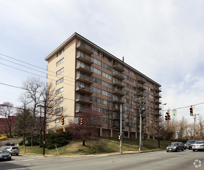 Building Photo - Boling Brook Towers