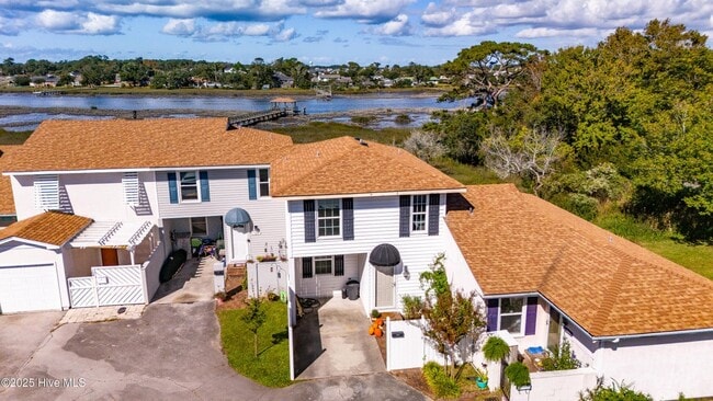 Building Photo - 1800 Bay St