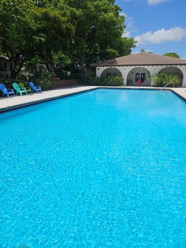 Foto principal - 2800 Riverside Dr