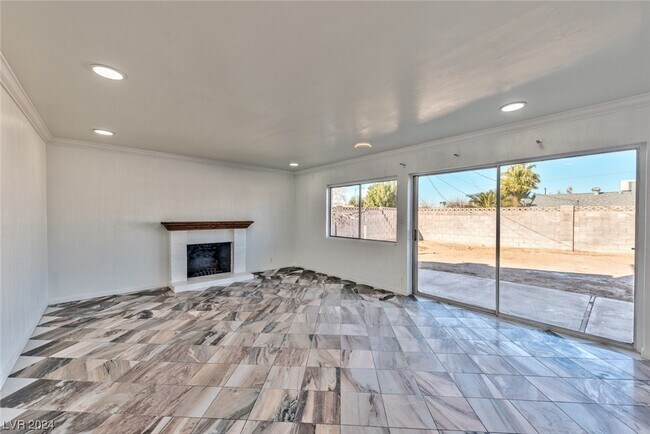 Building Photo - 2298 Golden Arrow Dr