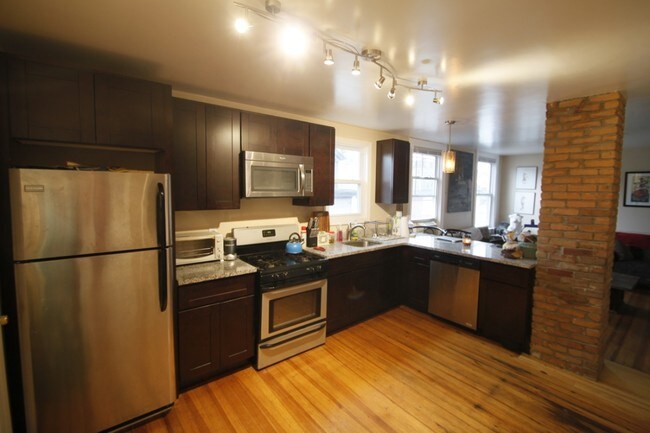 Building Photo - 53 Grove St