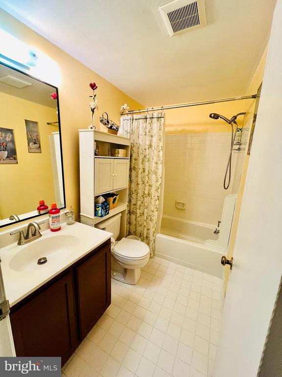 Building Photo - 353 Crescendo Way