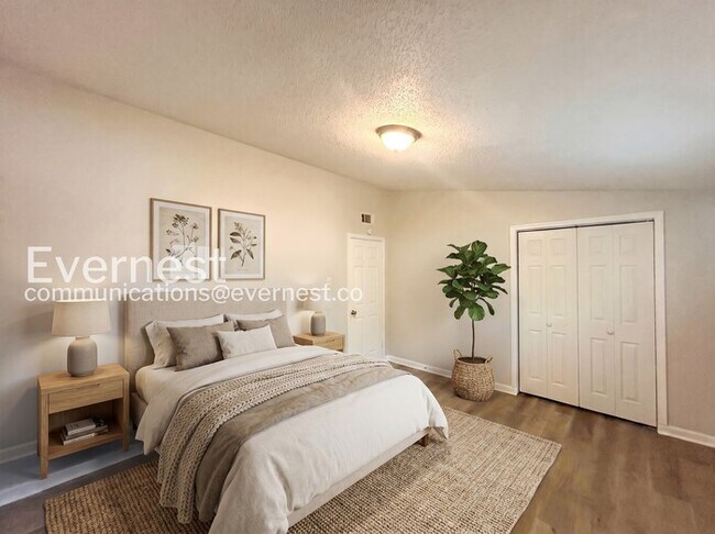 Foto del edificio - 1449 Ticonderoga Dr