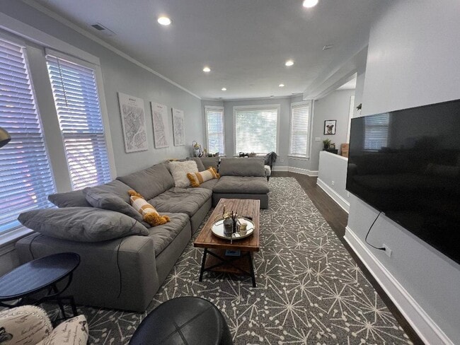 Foto del edificio - 3327 N Hamilton Ave