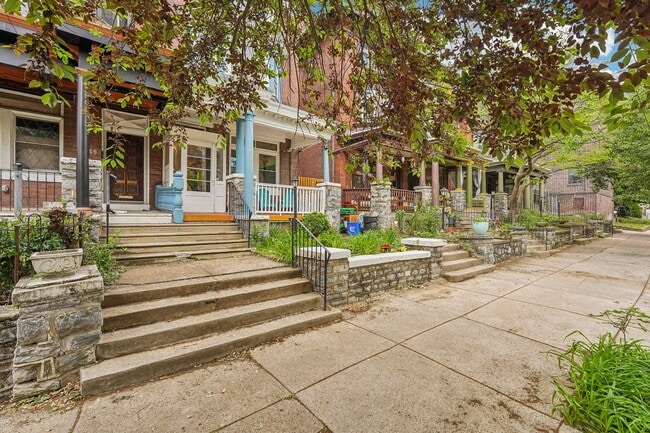 Building Photo - 251 S 46th St