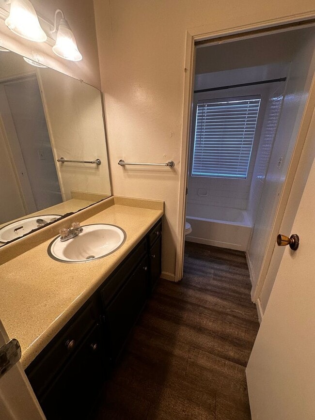 Building Photo - 5001 Belle Ter