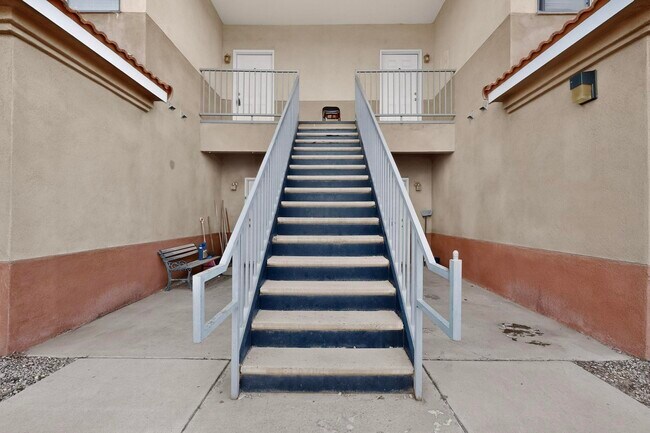 Foto del edificio - 4200 Ridgeway Ct