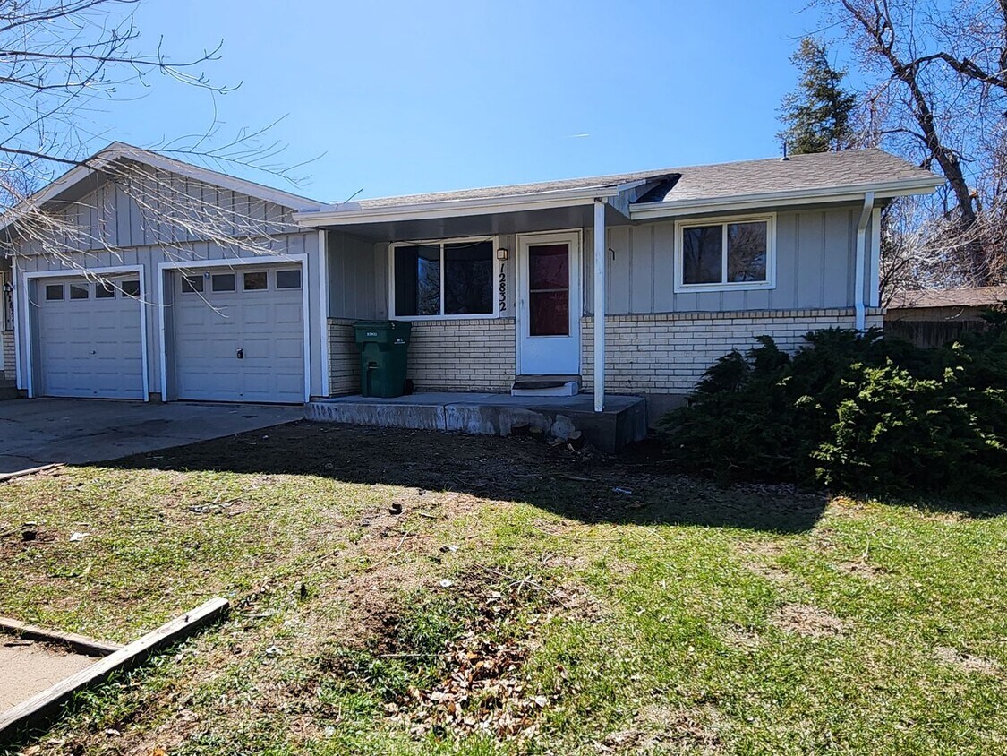 Primary Photo - 4 Bed house in great location!